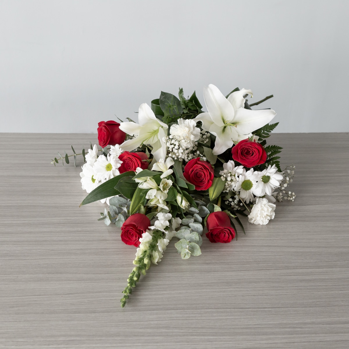 sentiments bouquet with red roses